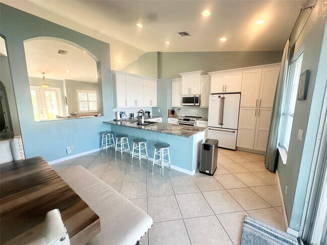 Building Photo - 6104 Santa Margarito Dr