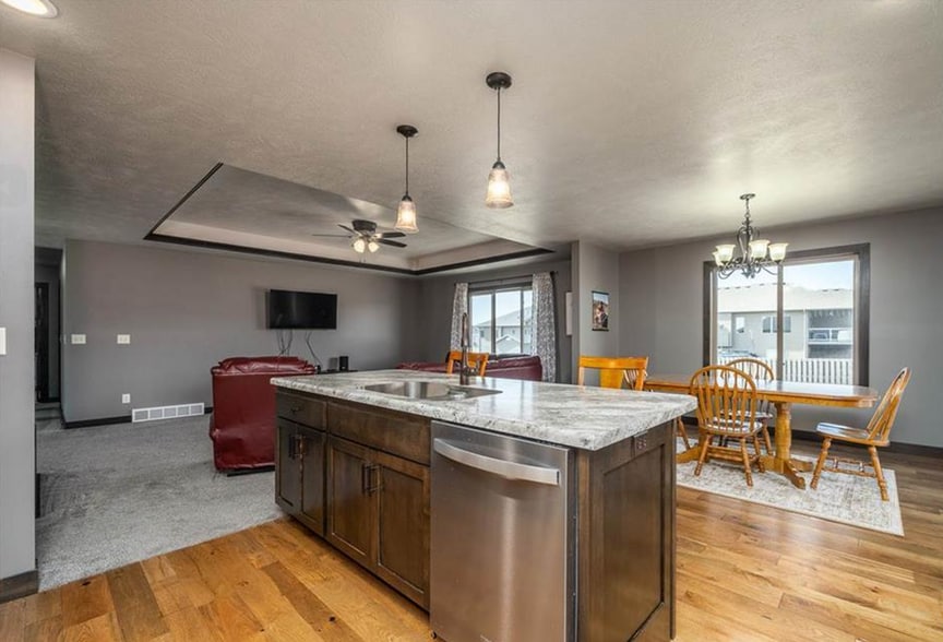 Building Photo - 4317 S Alpine Ave