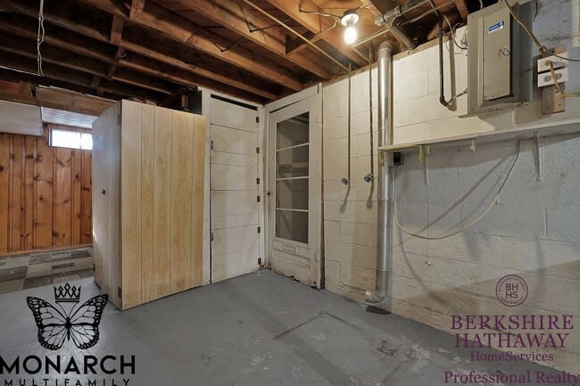 Building Photo - 3 Bedroom Remodeled Home