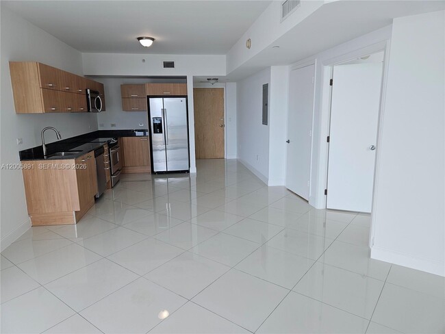 Building Photo - 350 S Miami Ave