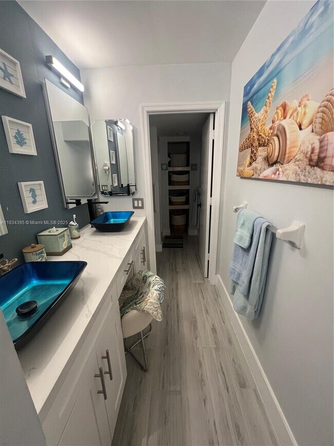 Building Photo - 10980 S Ocean Dr