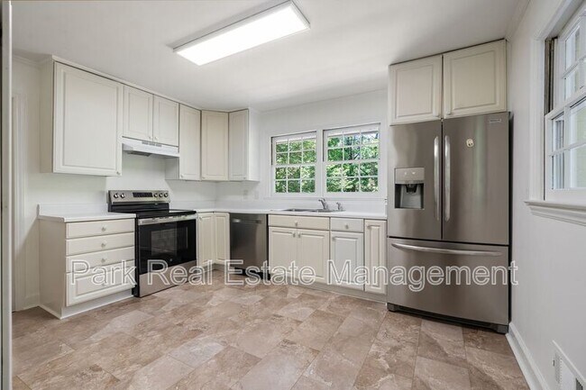 Building Photo - 1209 Roosevelt Dr