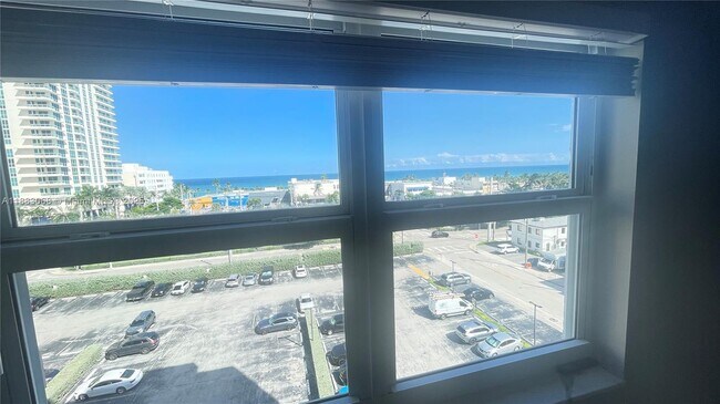 Building Photo - 200 S Birch Rd