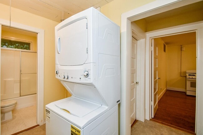 Building Photo - 4528 Magnolia St