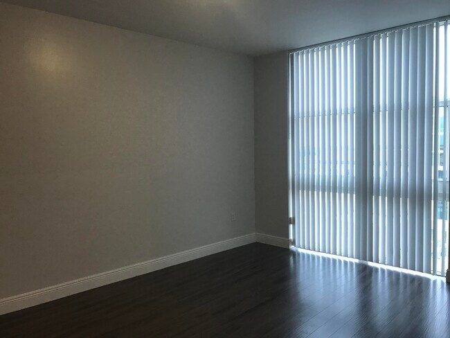 Building Photo - 550 Okeechobee Blvd