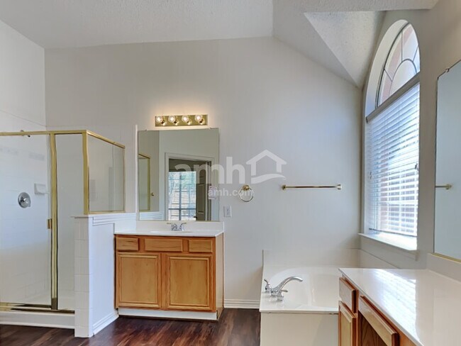 Building Photo - 4612 Belladonna Dr