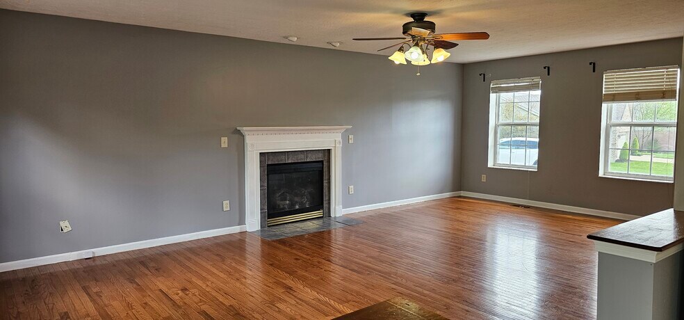 Building Photo - 6553 Clearview Lake Dr
