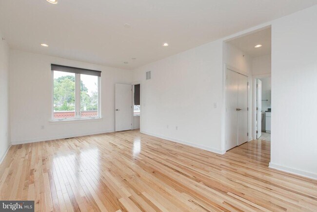 Building Photo - 3039 Baltz St