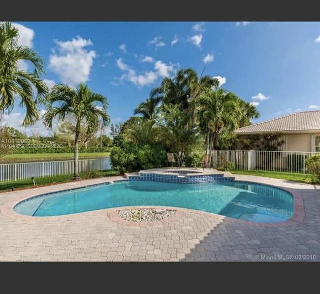 Building Photo - 12841 Country Glen Dr