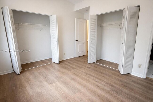 Building Photo - 835 NE 212th Terrace