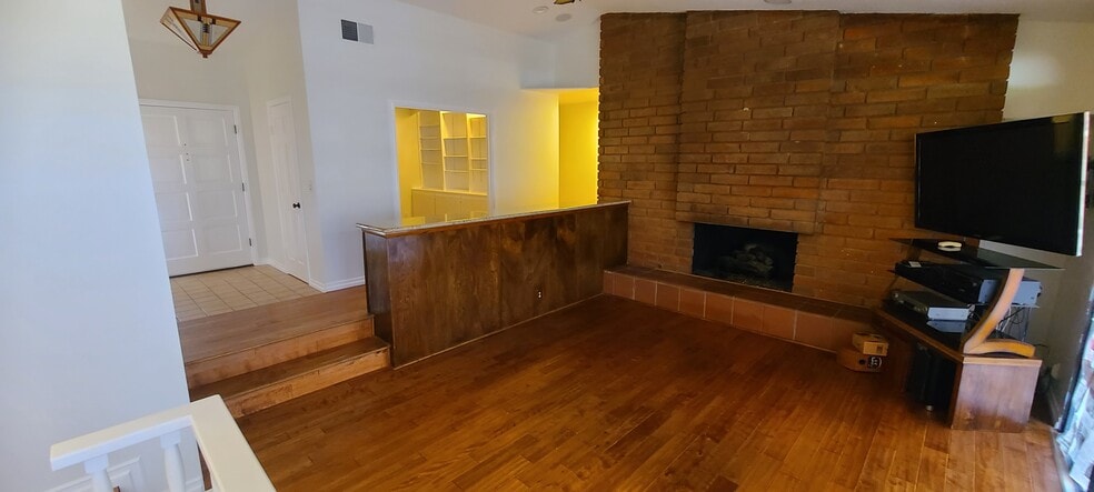 Building Photo - 861 Via Alameda