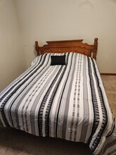 Building Photo - 14310 S Kaw Dr