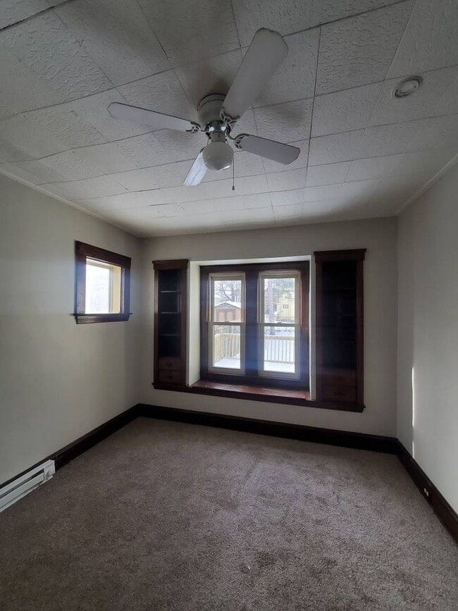 Building Photo - Charming 3-Bedroom Home Offering Comfort, Space & Modern Updates