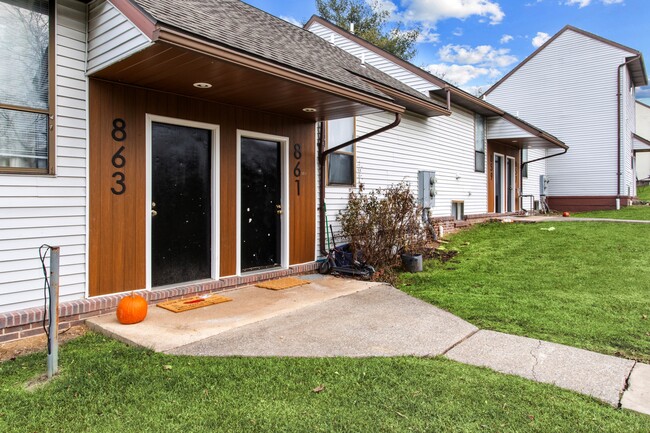 Building Photo - Imperial Townhomes LLC