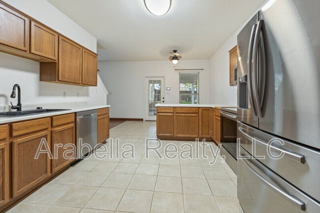 Building Photo - 9631 Summer Vail