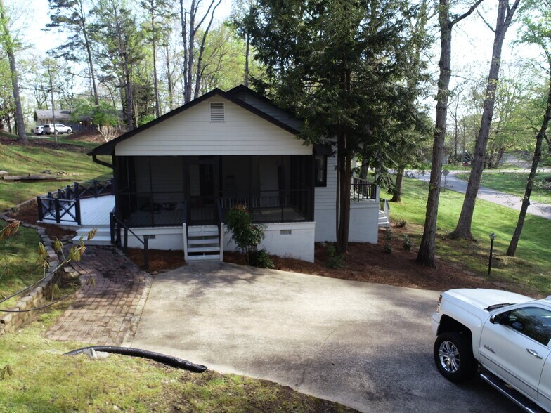 Building Photo - 2410 Basin Drive