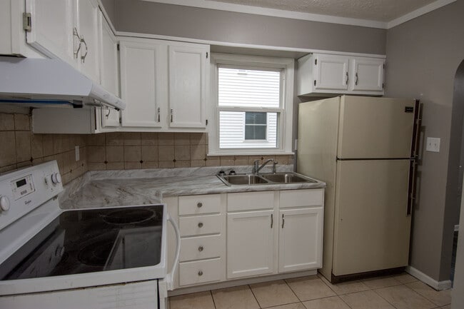 Building Photo - 2802 S Crawford St