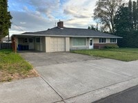 Building Photo - 3 Bed/2Bath + bonus room
