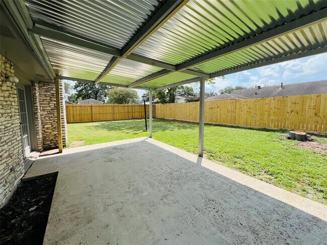 Building Photo - 10530 Sagebluff Dr