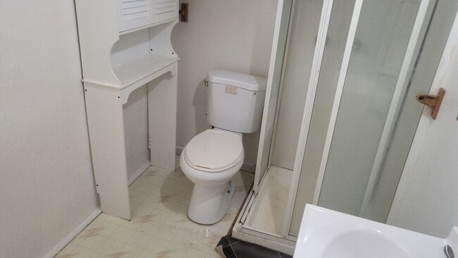 Building Photo - Move-In Ready 2BR/2BA with Garage – Great Location