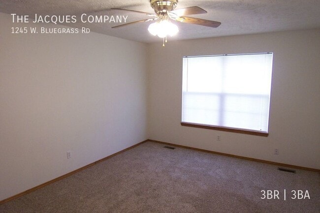 Building Photo - 1245 Bluegrass Rd