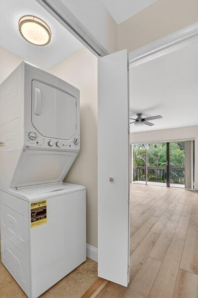 Building Photo - 21476 Juego Cir