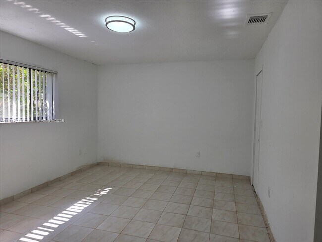 Building Photo - 10629 SW 68th Terrace