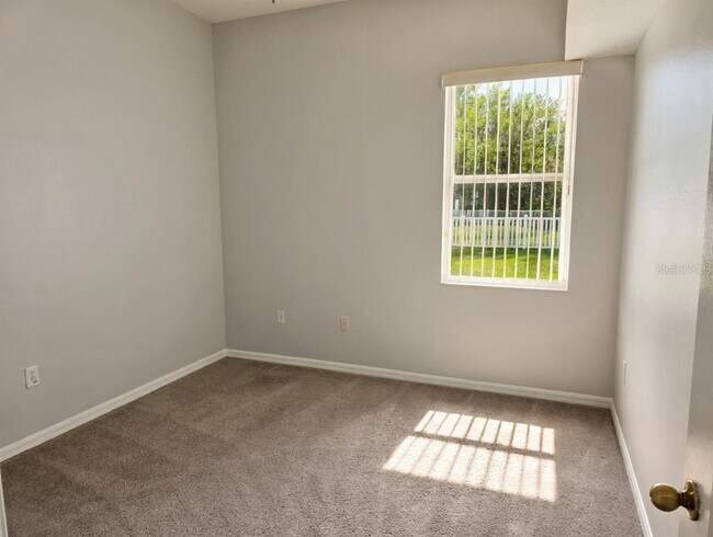 Building Photo - 10805 Australian Pine Dr