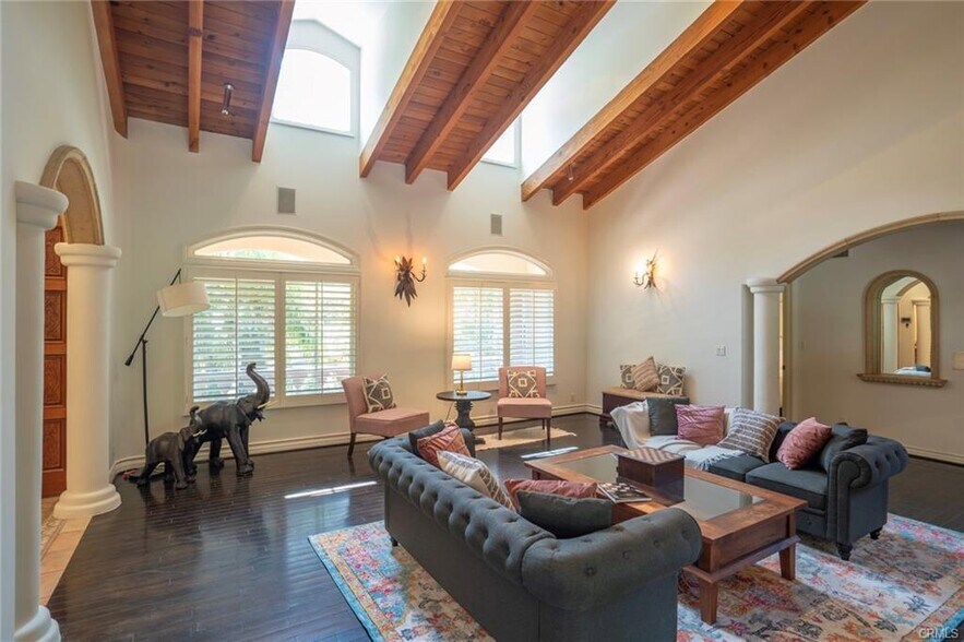 Building Photo - 4063 Benedict Canyon Dr