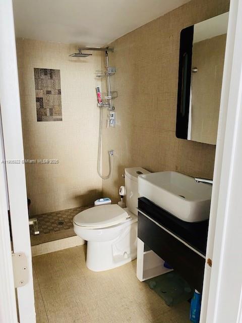 Building Photo - 2500 NE 135th St