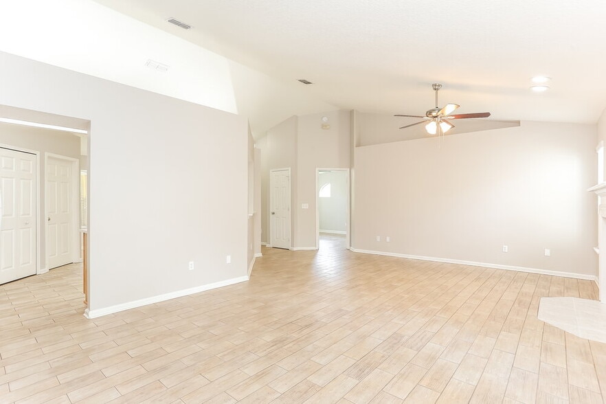Building Photo - 4408 Jiggermast Ave