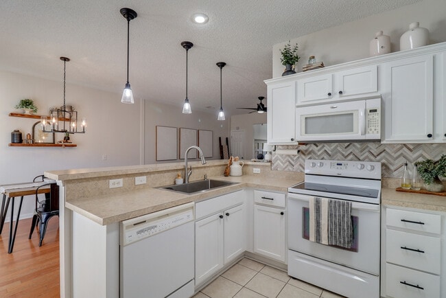 Building Photo - 1135 Canyon Oak Loop