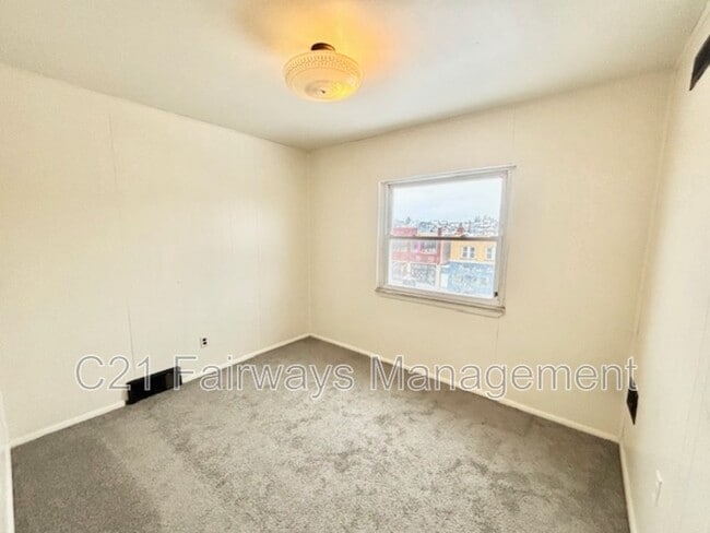 Building Photo - 703 Brookline Blvd