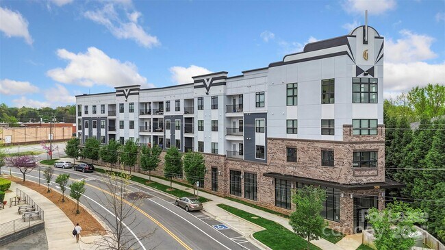 Primary Photo - 3630 N Davidson St