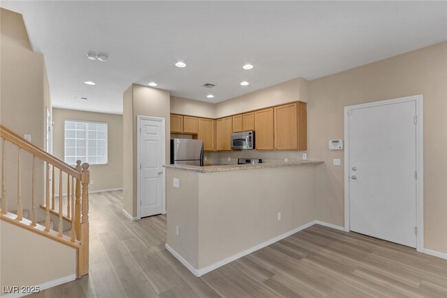 Building Photo - 9835 W Spinnaker Creek Ave