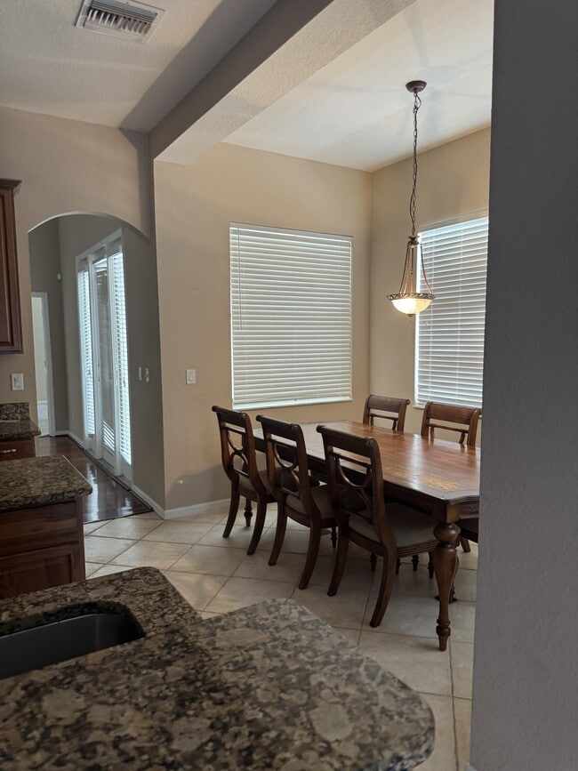 Building Photo - 468 Pinewood Dr