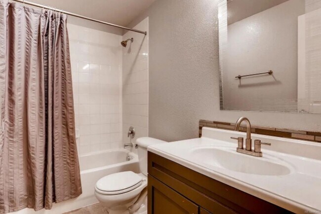 Building Photo - Home for rent in Murphey Creek Neighborhood