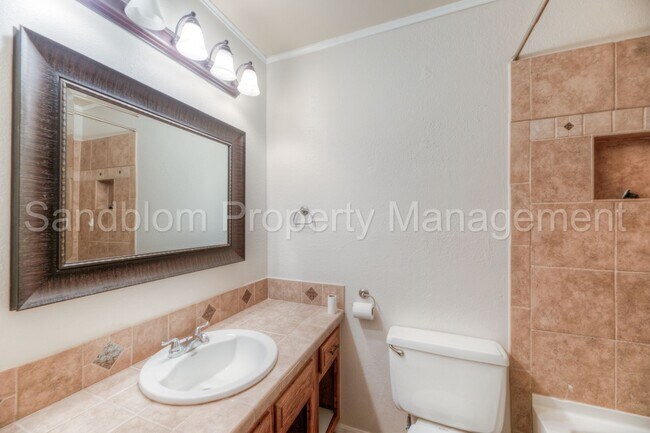 Building Photo - For Lease | Osage Hills | $1450 Rent