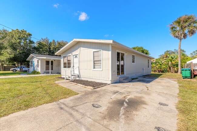 Building Photo - 608 Walker St