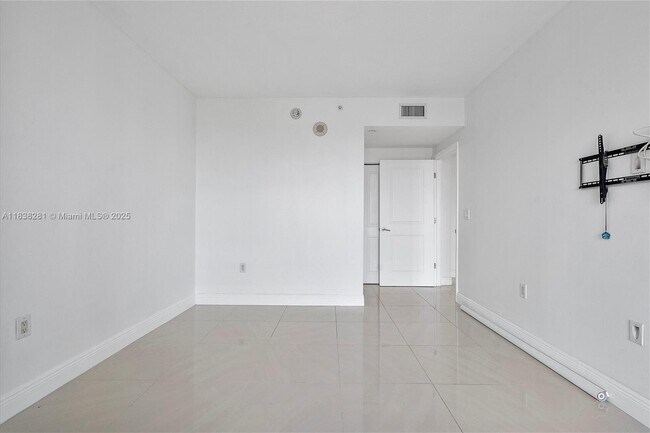 Building Photo - 1250 S Miami Ave