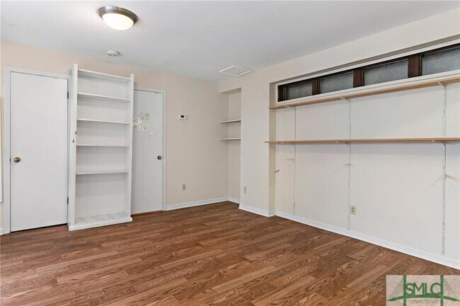 Building Photo - 9 E Gordon St