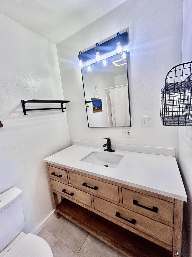 Building Photo - 13407 E 55th St