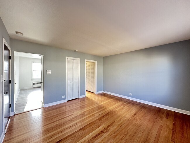 Building Photo - 6707 N California Ave