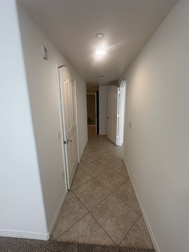 Building Photo - $3,950 - 2 Bed / 2 Bath City Walk Condo in Downtown San Diego