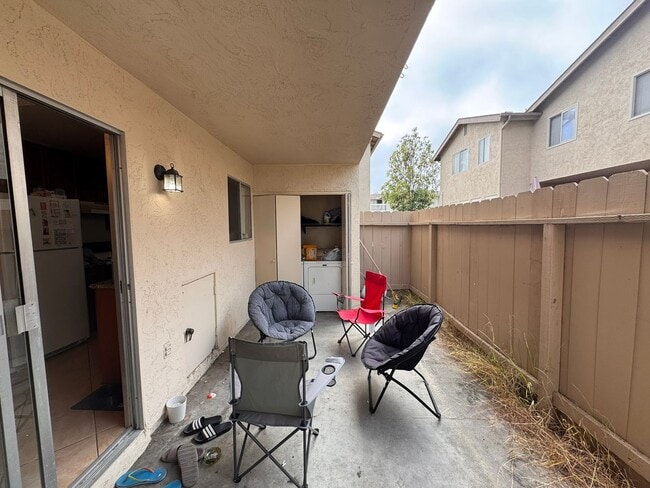 Building Photo - Welcome to this beautiful home in the high...