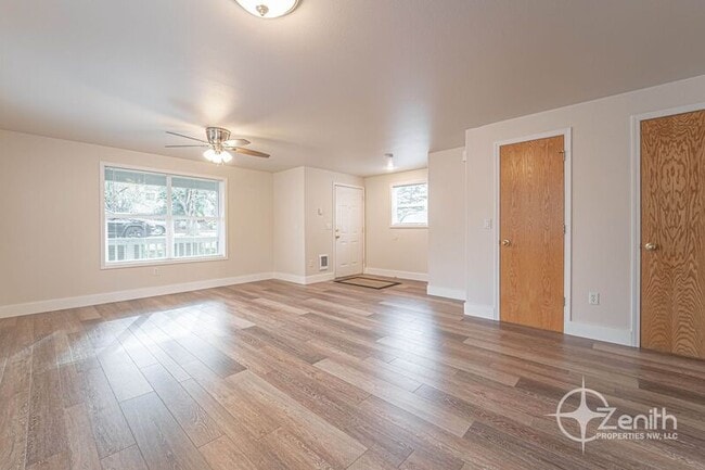 Building Photo - 1216 W 22nd St