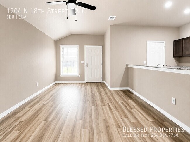 Building Photo - 1204 N 18th St