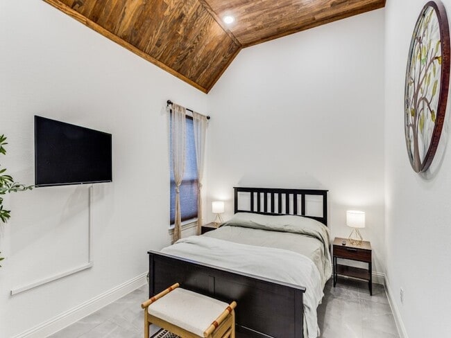 Building Photo - 6001 Firefox Ln