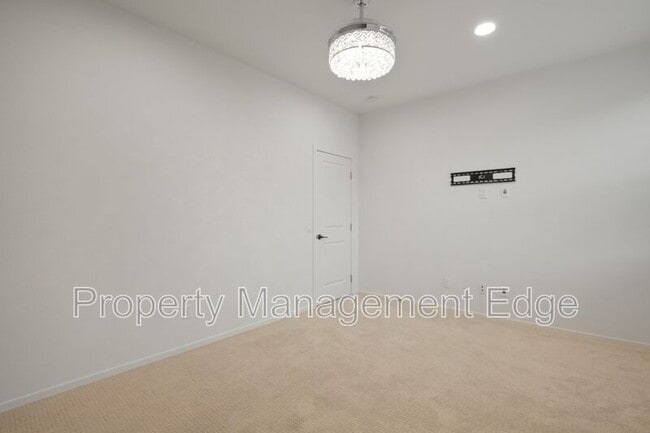 Building Photo - 662 Gemstone Dr