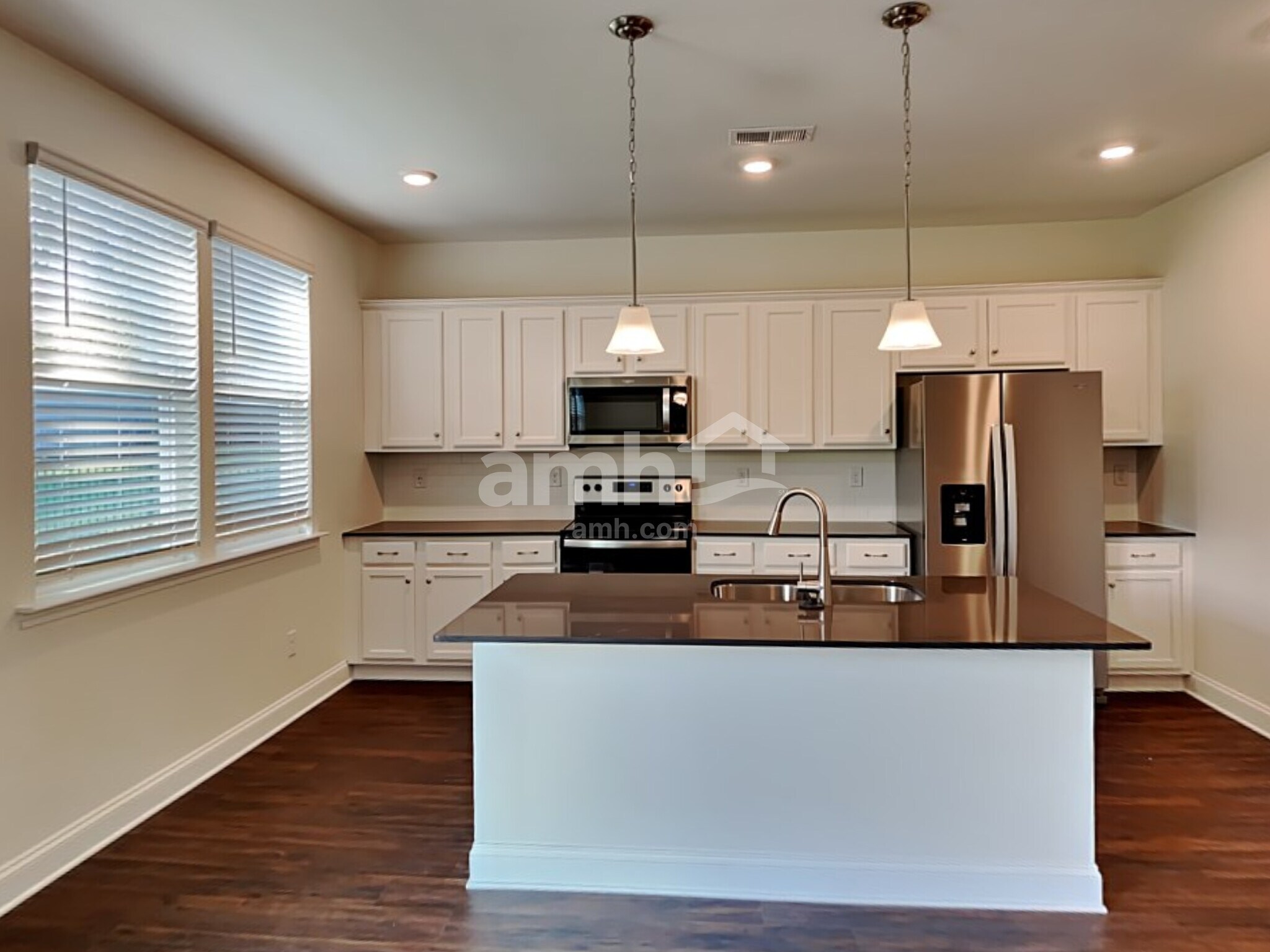 Building Photo - 556 Rivermist Dr